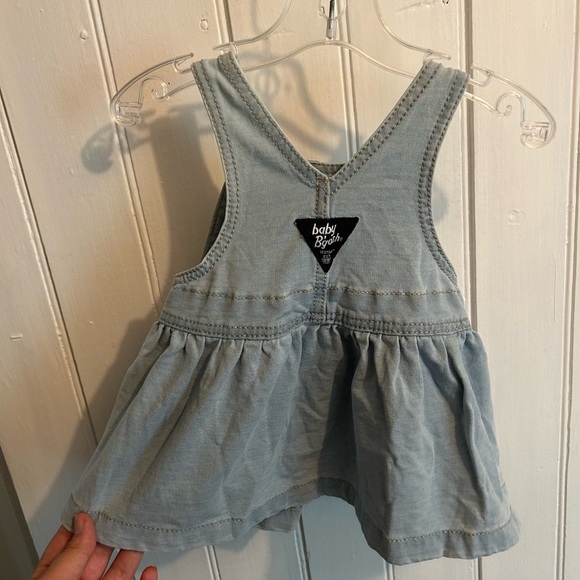 Oshkosh 6m light wash Denim skirted Overalls with Heart pocket - Picture 4 of 4